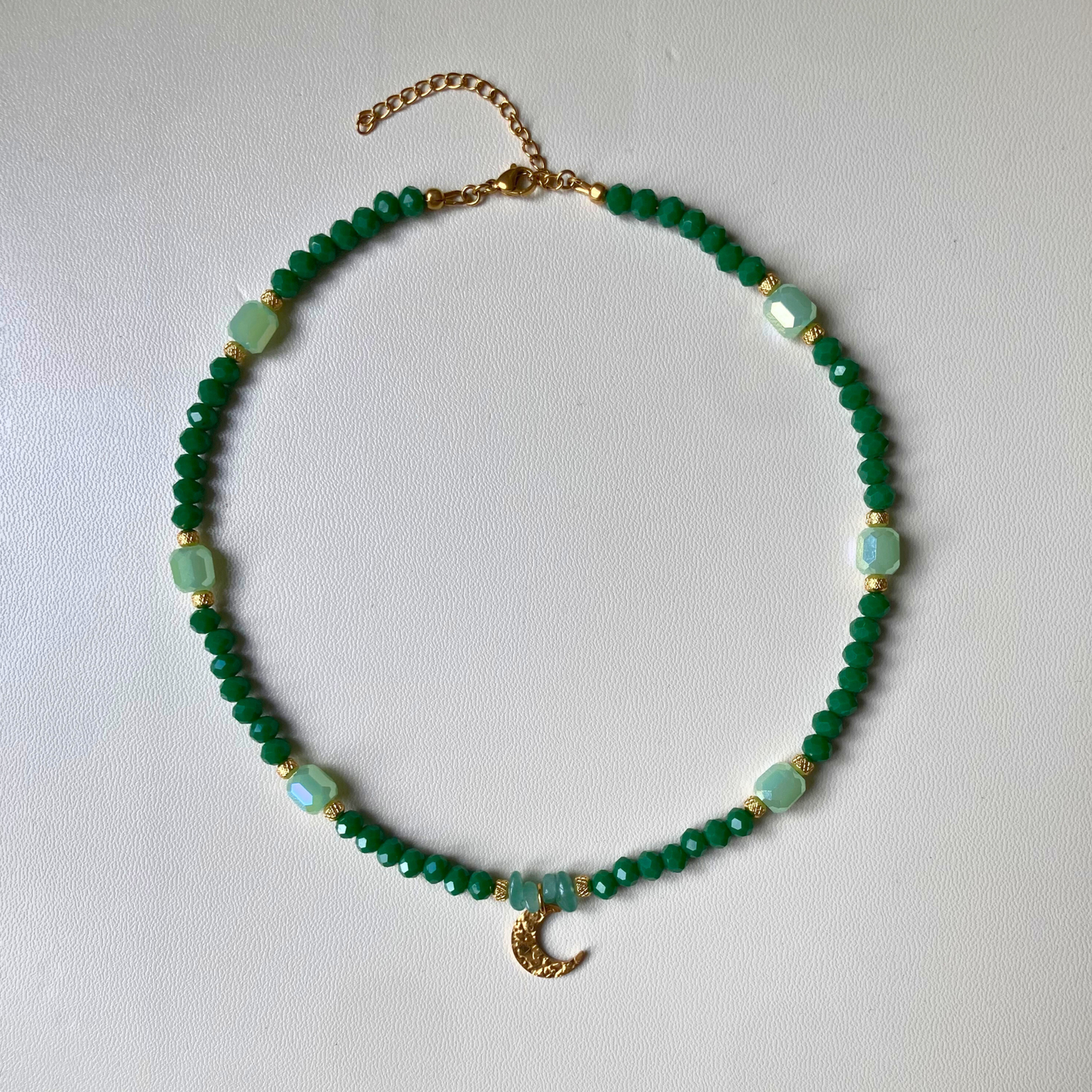 Collier Lunaria • charm lune martelée