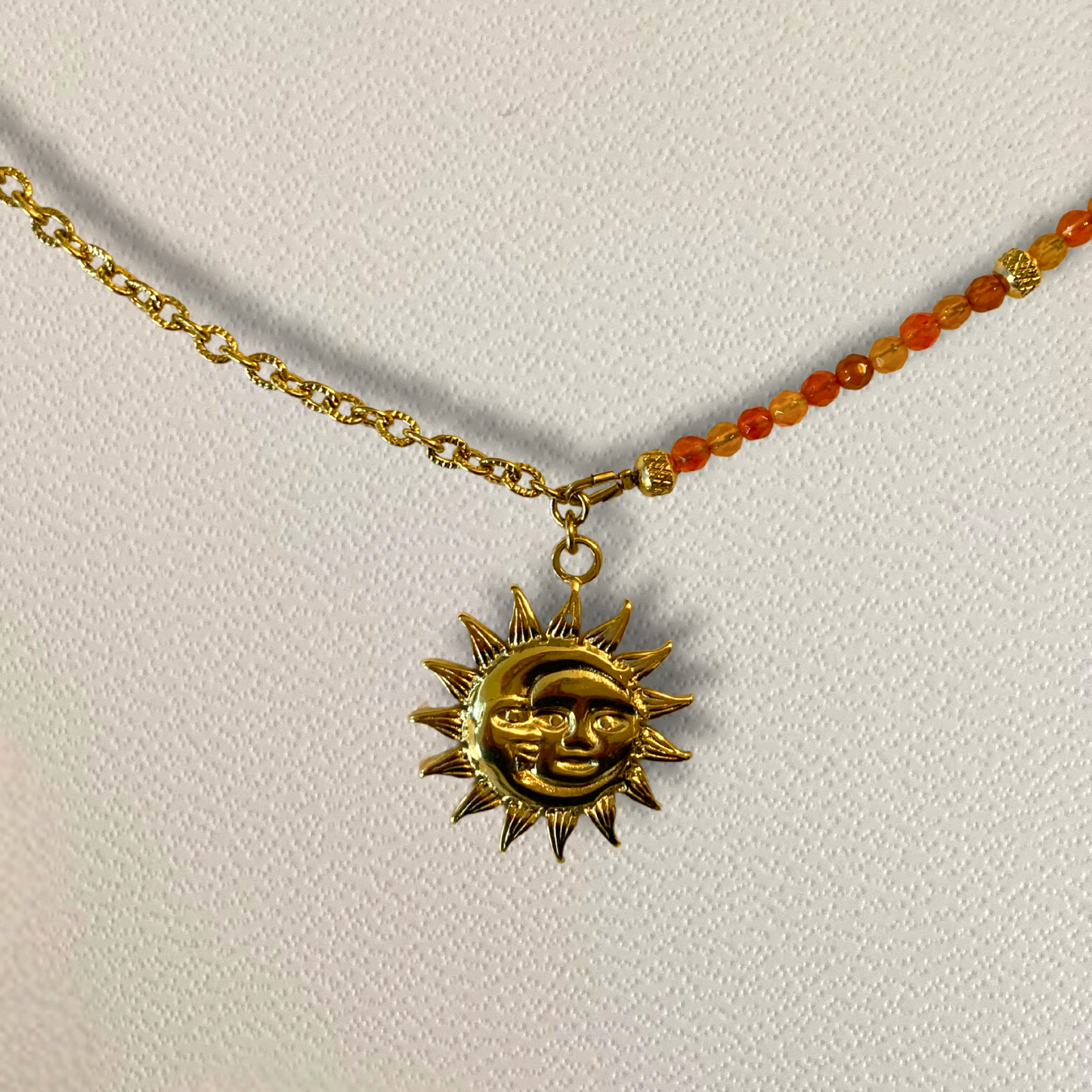 Collier flamboyant Sirocco • charm mi-soleil / mi-lune