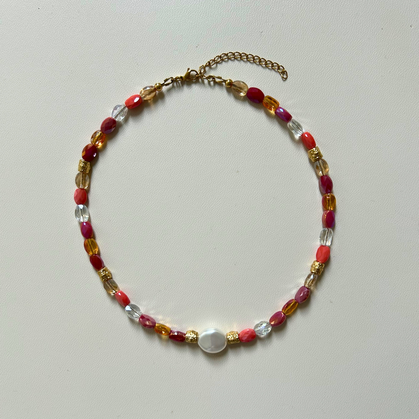Collier irisé Dahlia • Perle nacrée